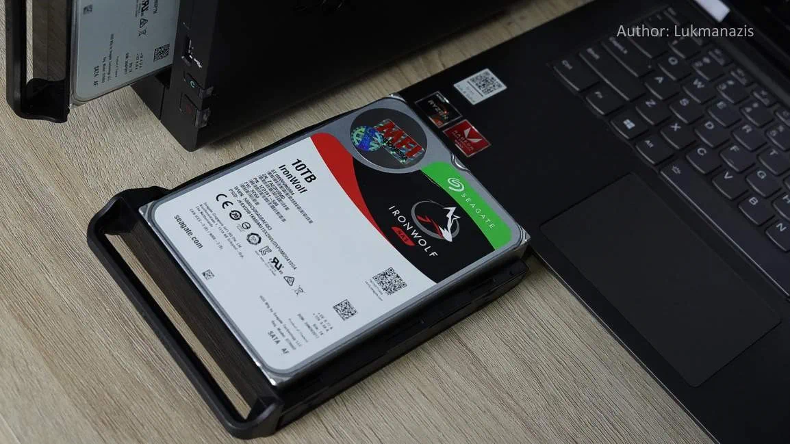Hot swappable disk trays for Synology NAS.